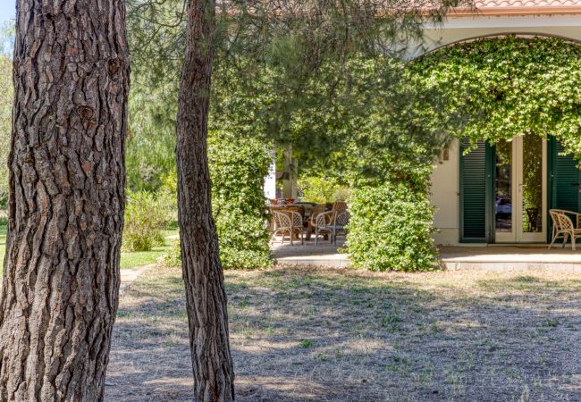 Villa a Galatina - Dimora di campagna con immensa piscina e parco Villa a Galatina - Dimora di campagna con immensa piscina e parco