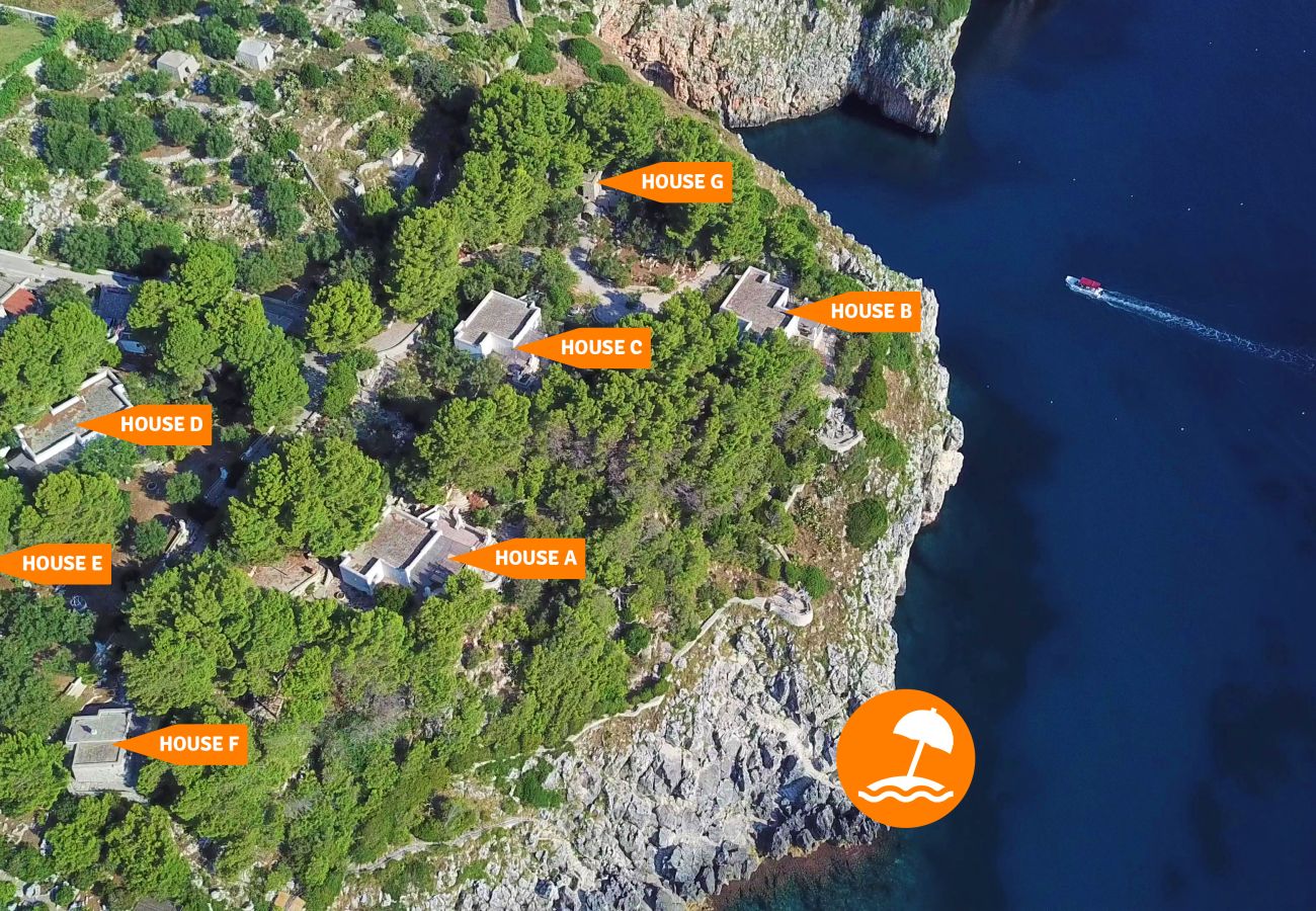 Trullo a Castro - Trullo-ufficio con accesso mare privato (casa F)