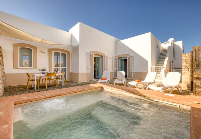 Villa a Torre Pali - Elegante villa con vista mare & piccola piscina Villa a Torre Pali - Elegante villa con vista mare & piccola piscina