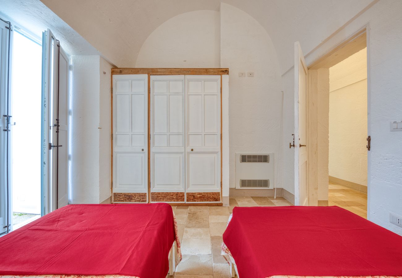 Villa a Torre Pali - Elegante villa con vista mare & piccola piscina
