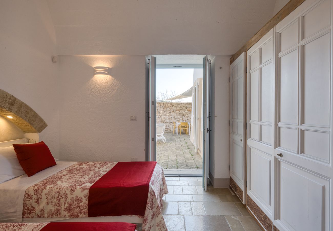 Villa a Torre Pali - Elegante villa con vista mare & piccola piscina