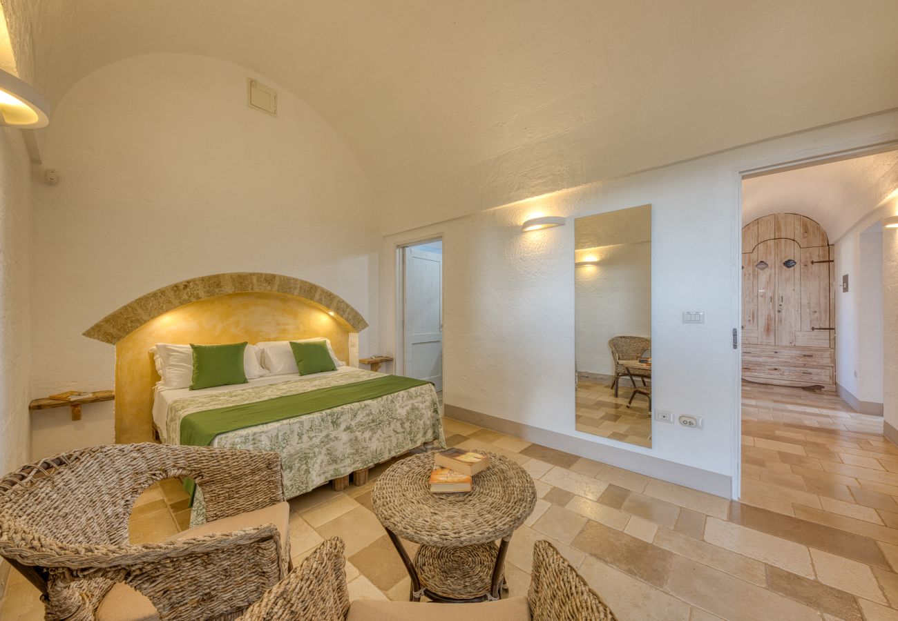 Villa a Torre Pali - Elegante villa con vista mare & piccola piscina