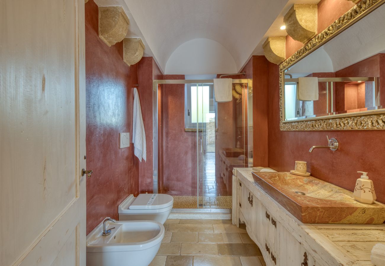 Villa a Torre Pali - Elegante villa con vista mare & piccola piscina