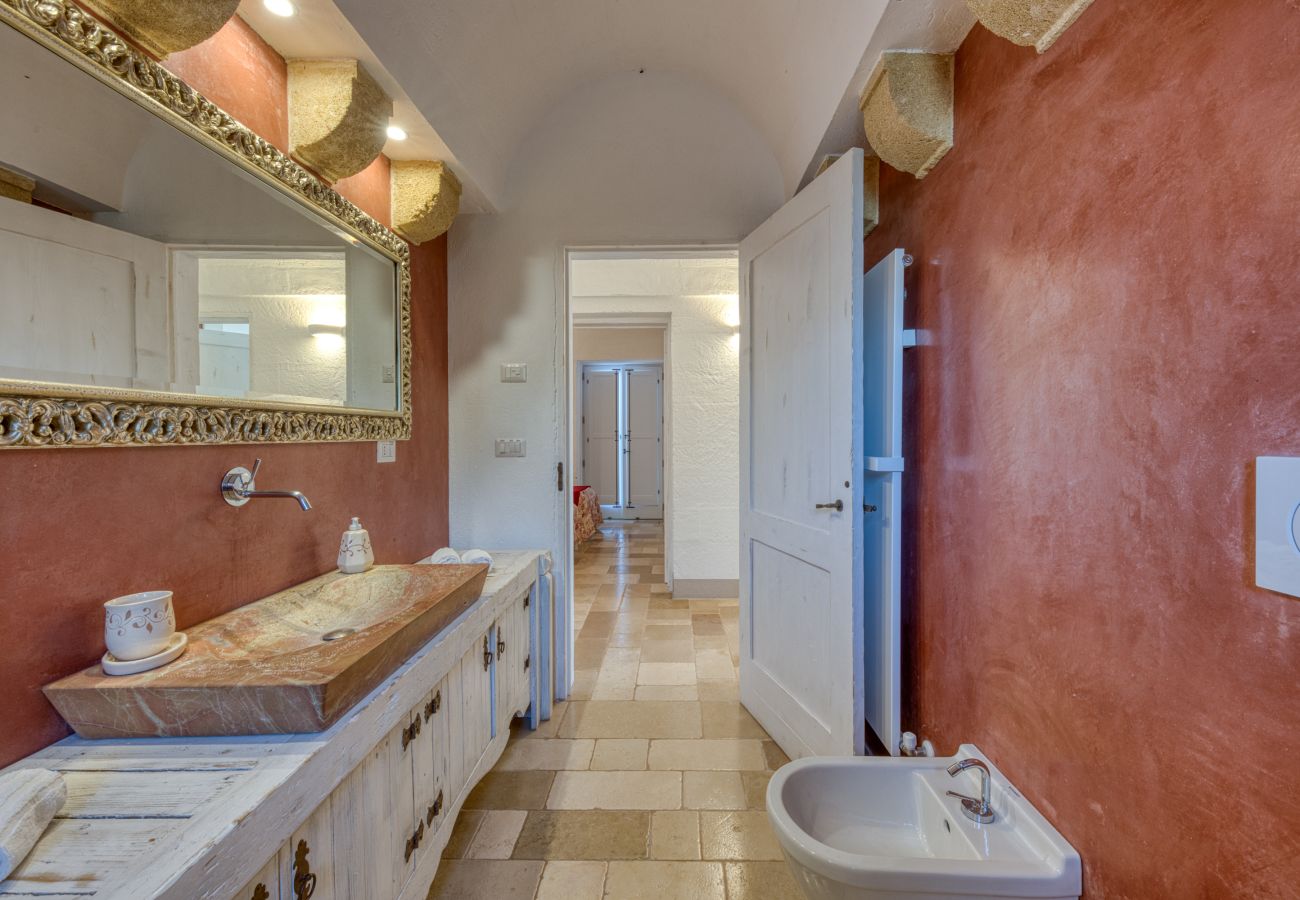 Villa a Torre Pali - Elegante villa con vista mare & piccola piscina