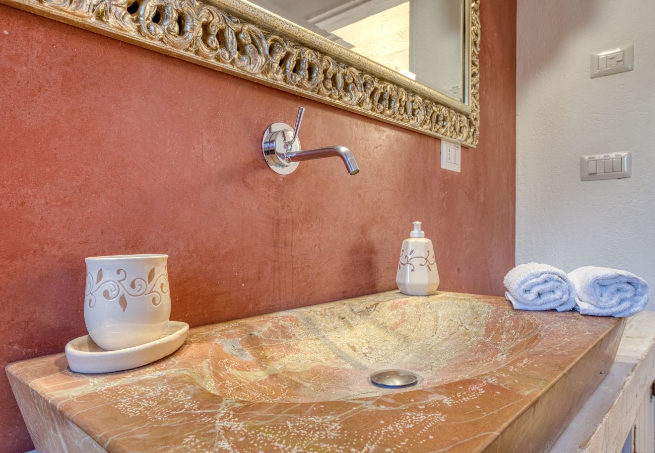 Villa a Torre Pali - Elegante villa con vista mare & piccola piscina