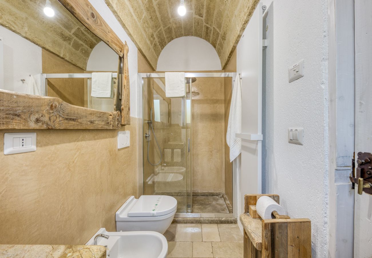 Villa a Torre Pali - Elegante villa con vista mare & piccola piscina