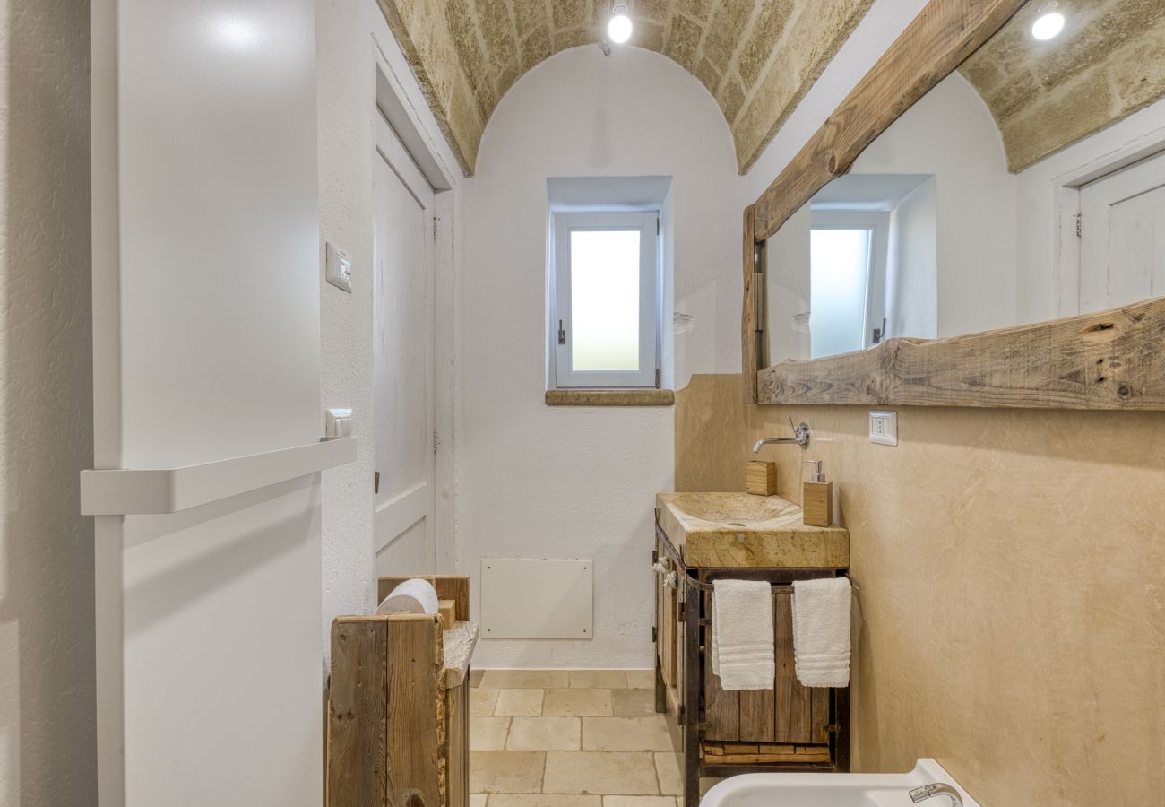 Villa a Torre Pali - Elegante villa con vista mare & piccola piscina