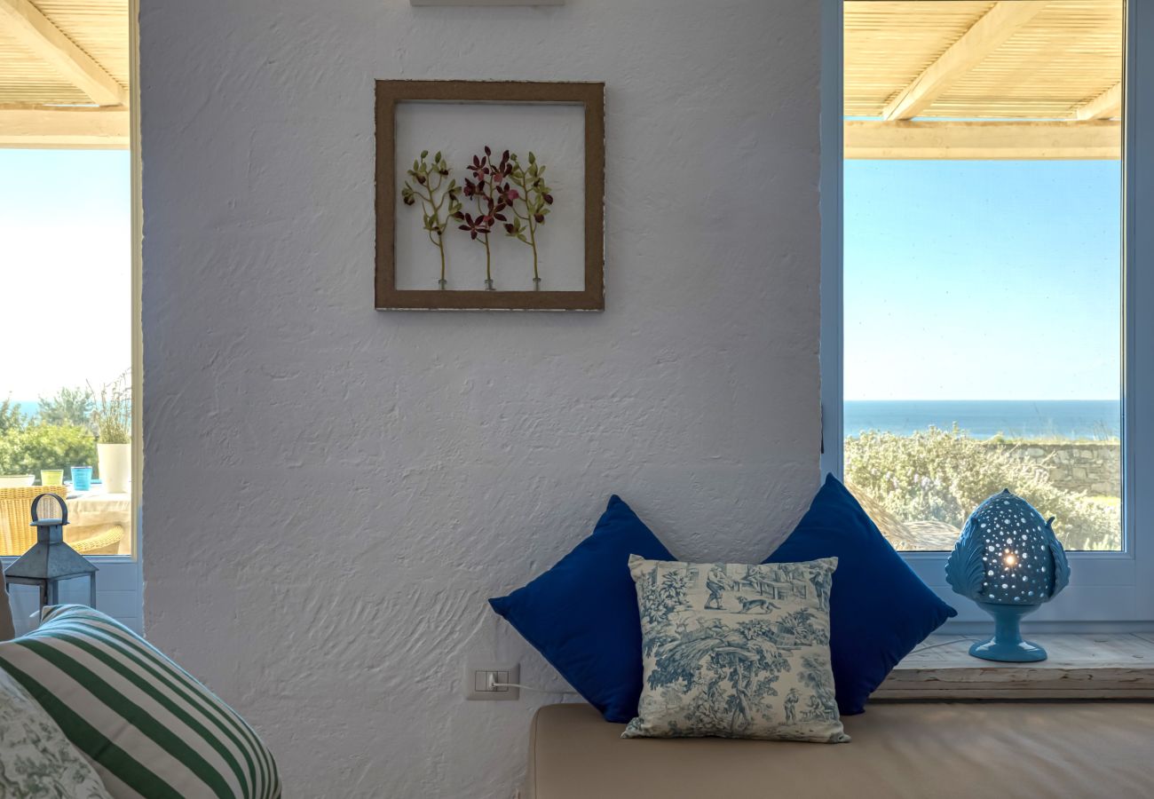 Villa a Torre Pali - Elegante villa con vista mare & piccola piscina