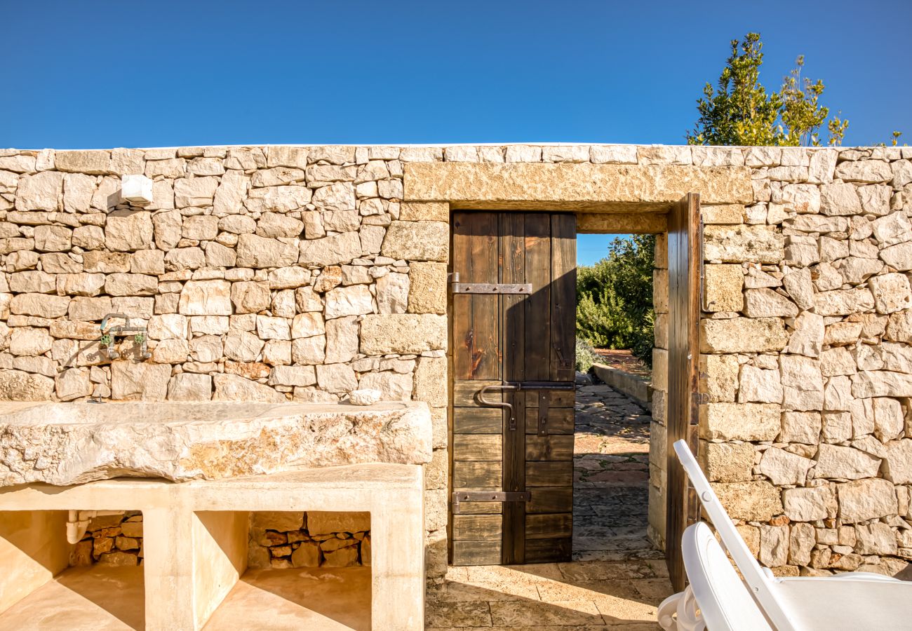 Villa a Torre Pali - Elegante villa con vista mare & piccola piscina