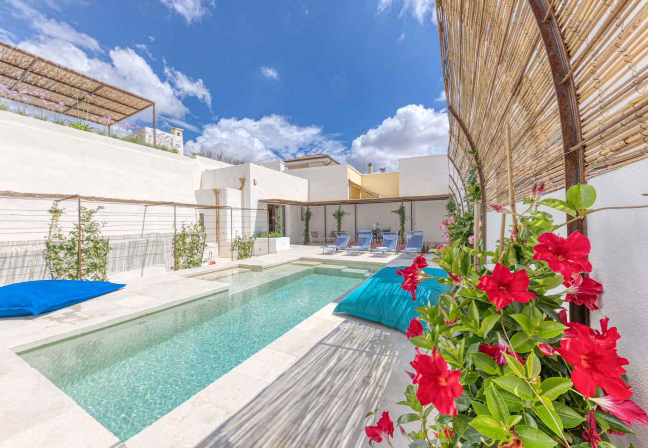Villa a Salve - Intera dimora con piscina privata a 5km dal mare