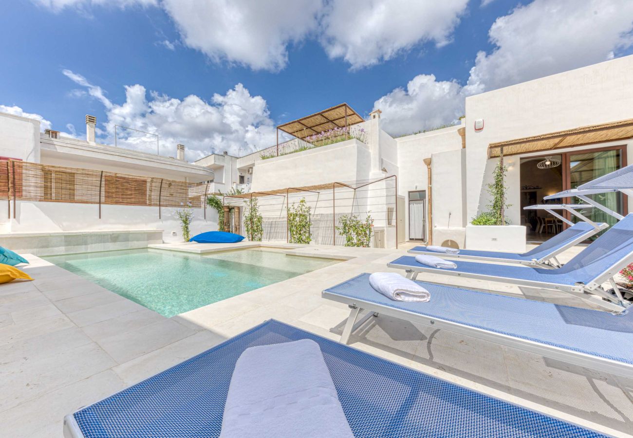 Villa a Salve - Intera dimora con piscina privata a 5km dal mare