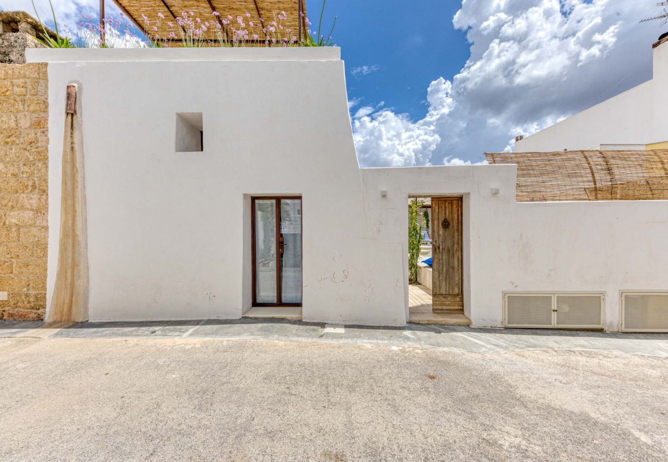 Villa a Salve - Intera dimora con piscina privata a 5km dal mare