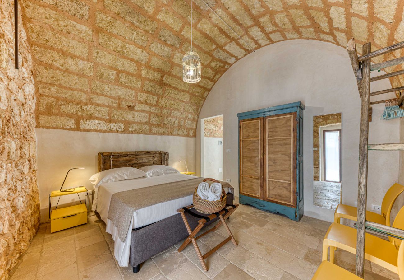 Villa a Salve - Intera dimora con piscina privata a 5km dal mare