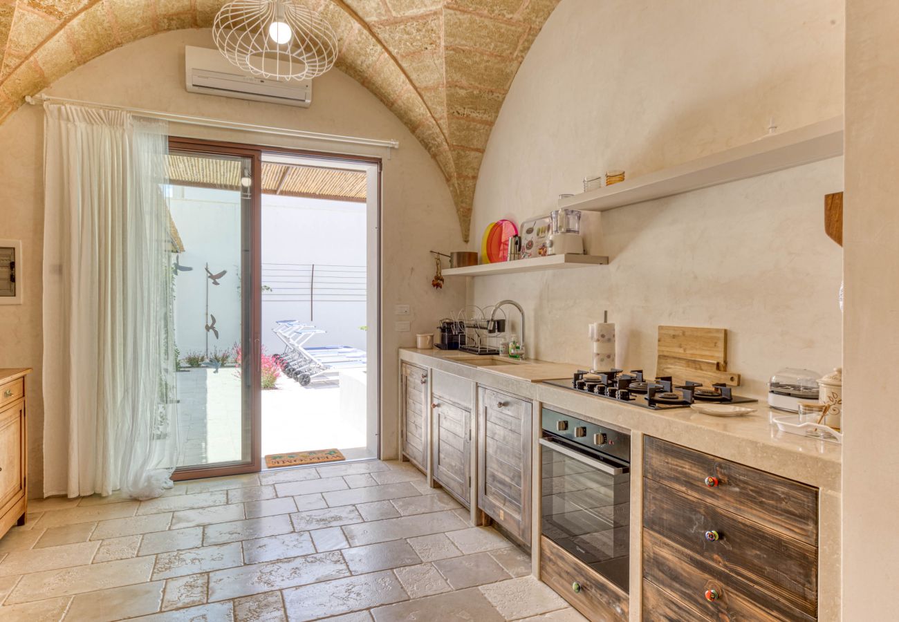 Villa a Salve - Intera dimora con piscina privata a 5km dal mare