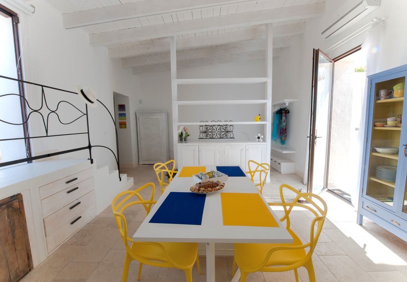 Villa a Salve - Intera dimora con piscina privata a 5km dal mare