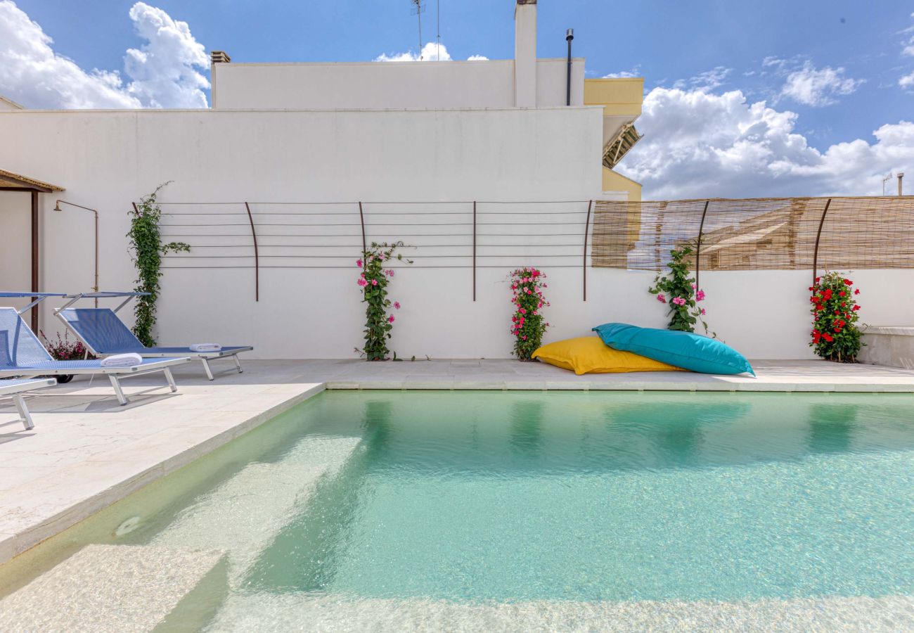 Villa a Salve - Intera dimora con piscina privata a 5km dal mare