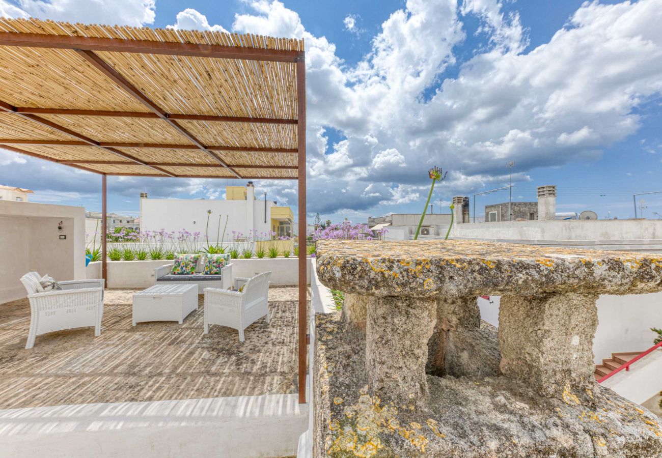 Villa a Salve - Intera dimora con piscina privata a 5km dal mare