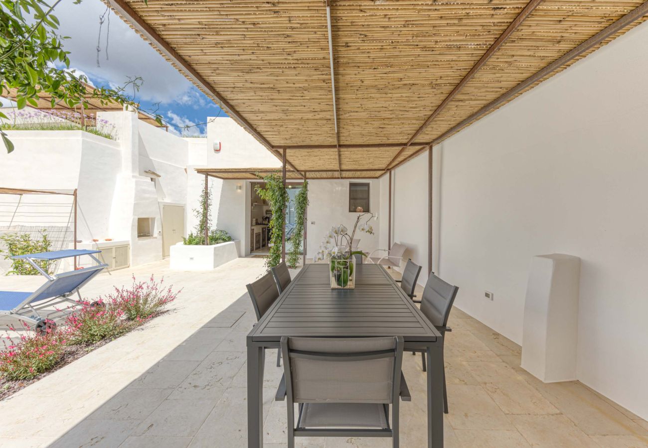 Villa a Salve - Intera dimora con piscina privata a 5km dal mare