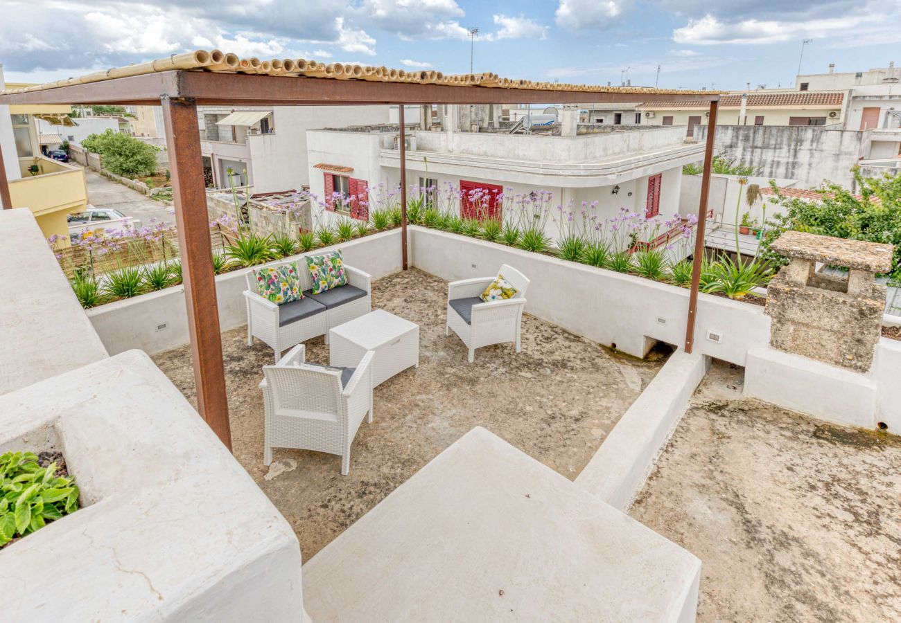Villa a Salve - Intera dimora con piscina privata a 5km dal mare