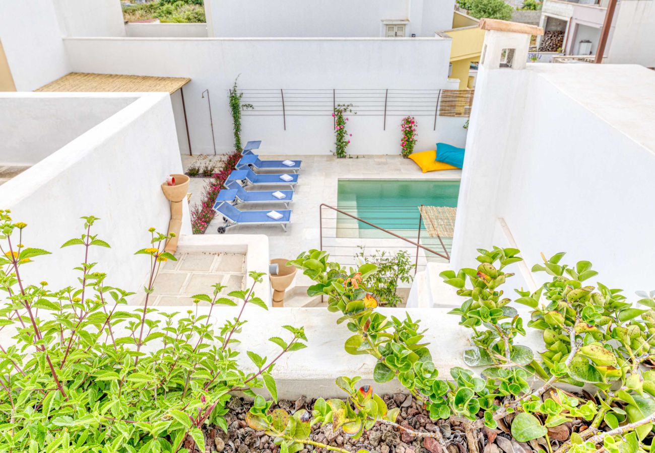 Villa a Salve - Intera dimora con piscina privata a 5km dal mare