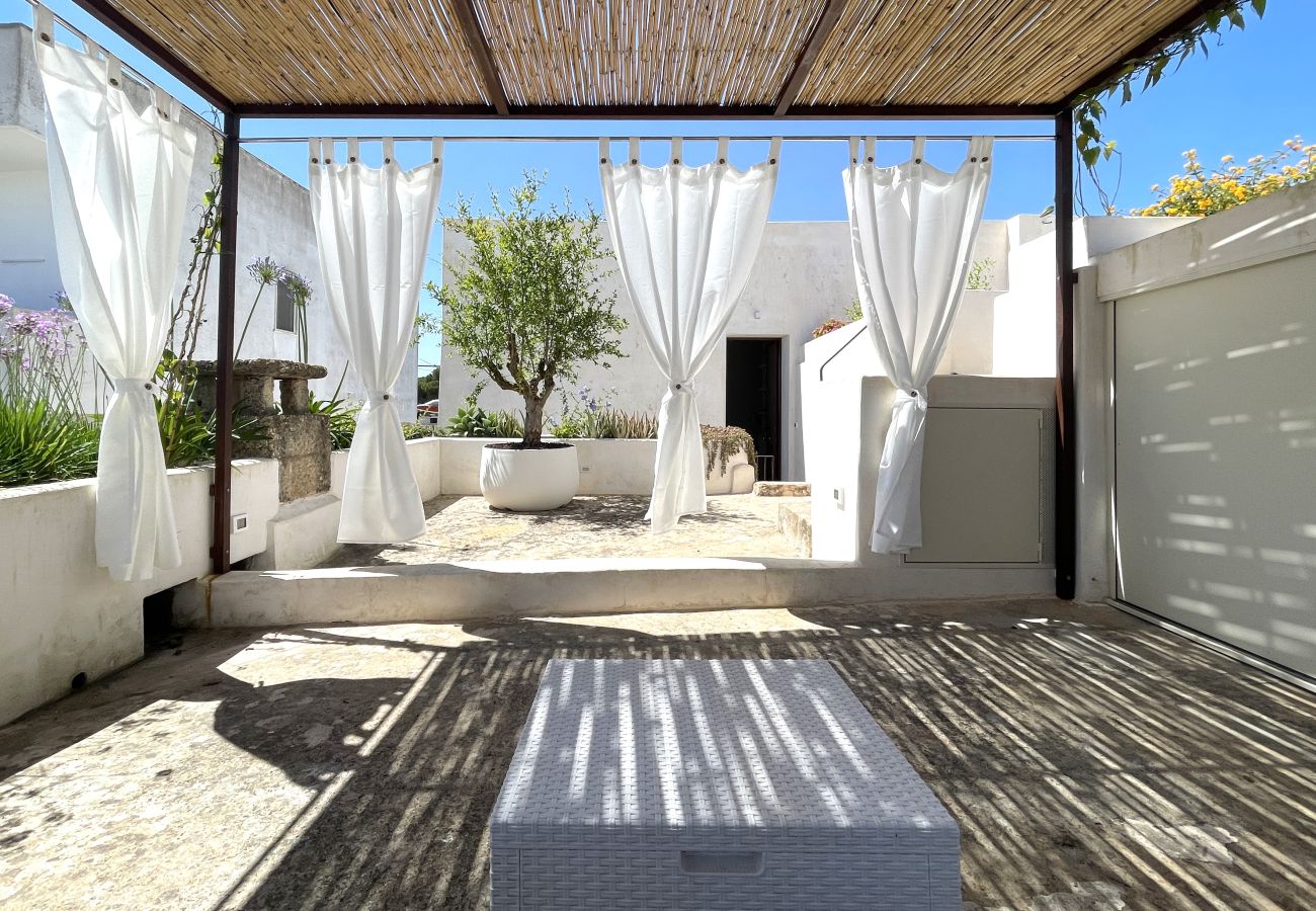 Villa a Salve - Intera dimora con piscina privata a 5km dal mare
