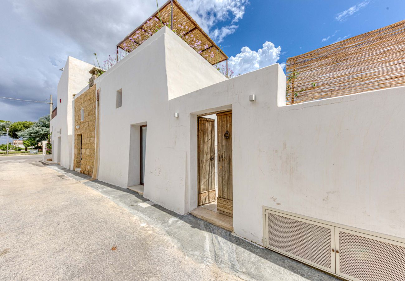 Villa a Salve - Intera dimora con piscina privata a 5km dal mare