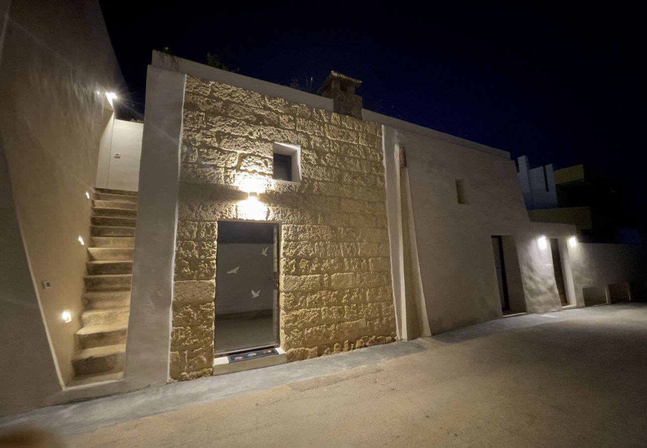 Villa a Salve - Intera dimora con piscina privata a 5km dal mare
