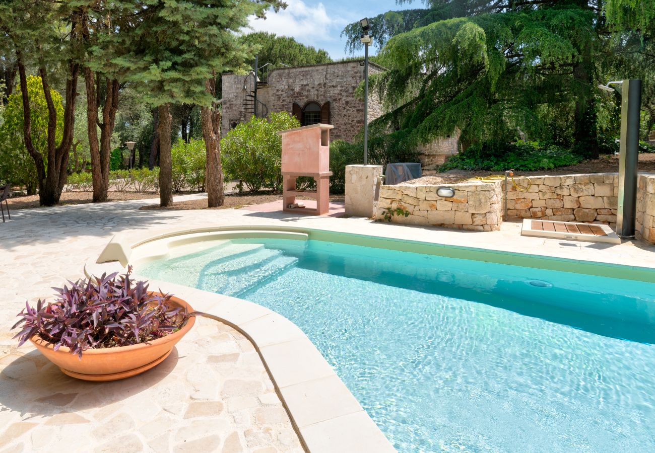 Villa a Fasano - Villa tradizionale con piscina riscaldata e parco