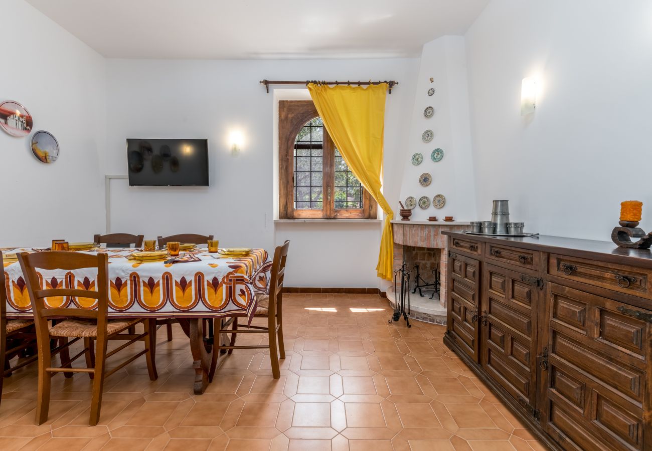 Villa a Fasano - Villa tradizionale con piscina riscaldata e parco