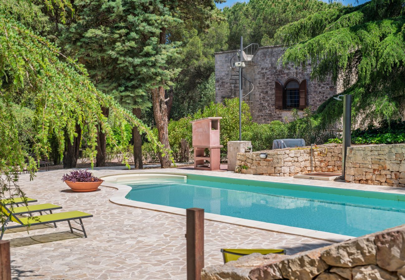 Villa a Fasano - Villa tradizionale con piscina riscaldata e parco