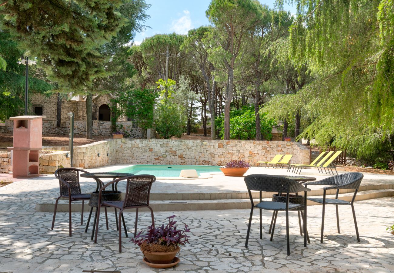 Villa a Fasano - Villa tradizionale con piscina riscaldata e parco