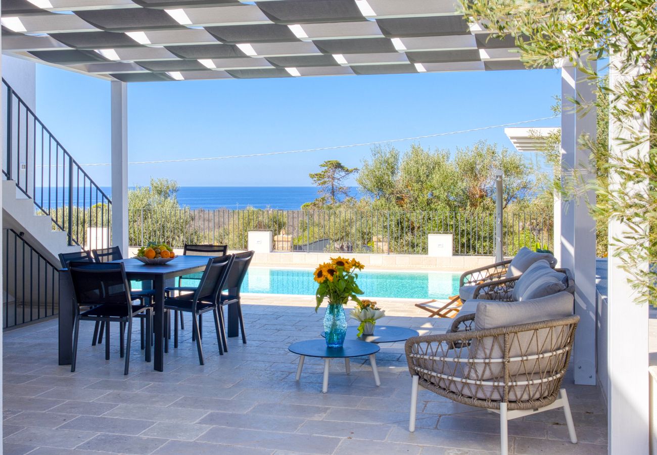 Villa a Leuca - Magnifica villa con piscina riscaldata, vista 270°