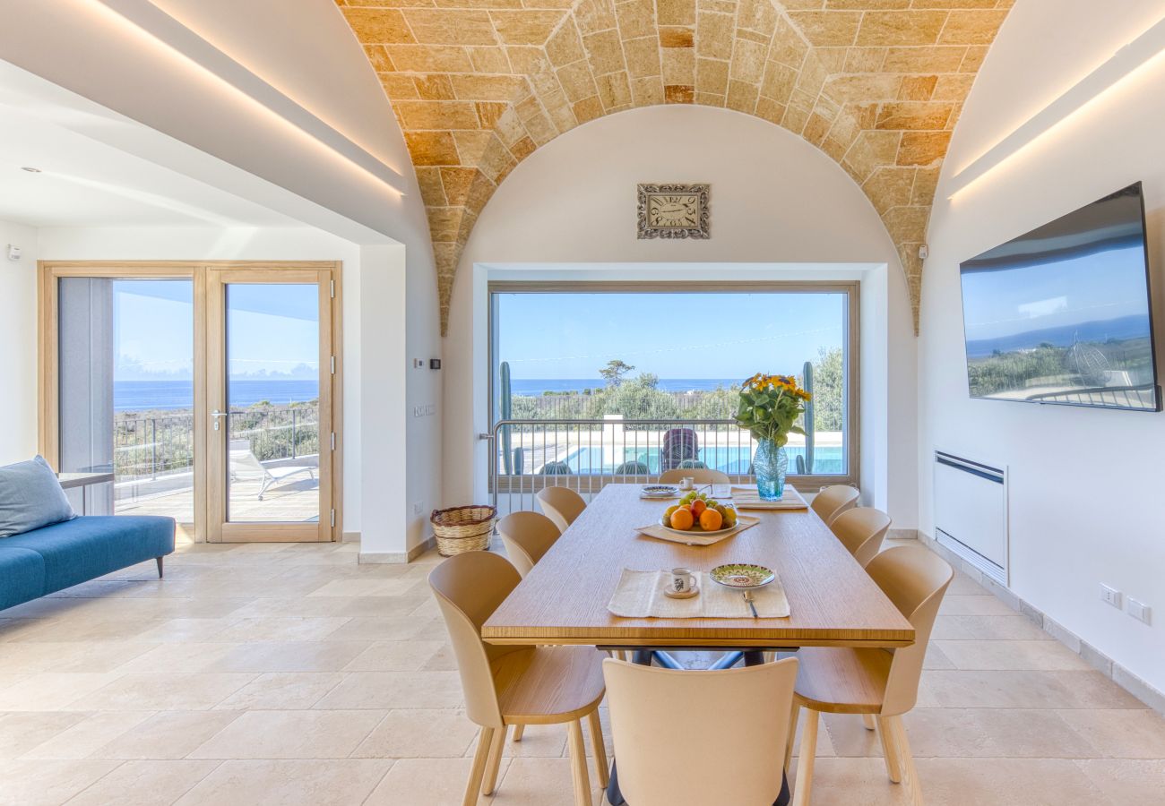 Villa a Leuca - Magnifica villa con piscina riscaldata, vista 270°