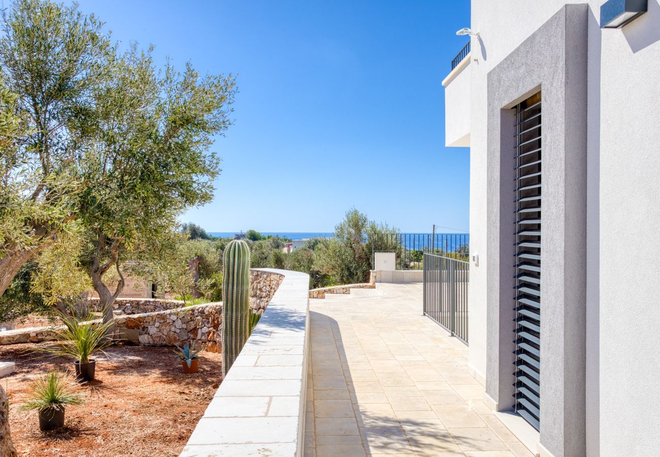 Villa a Leuca - Magnifica villa con piscina riscaldata, vista 270°