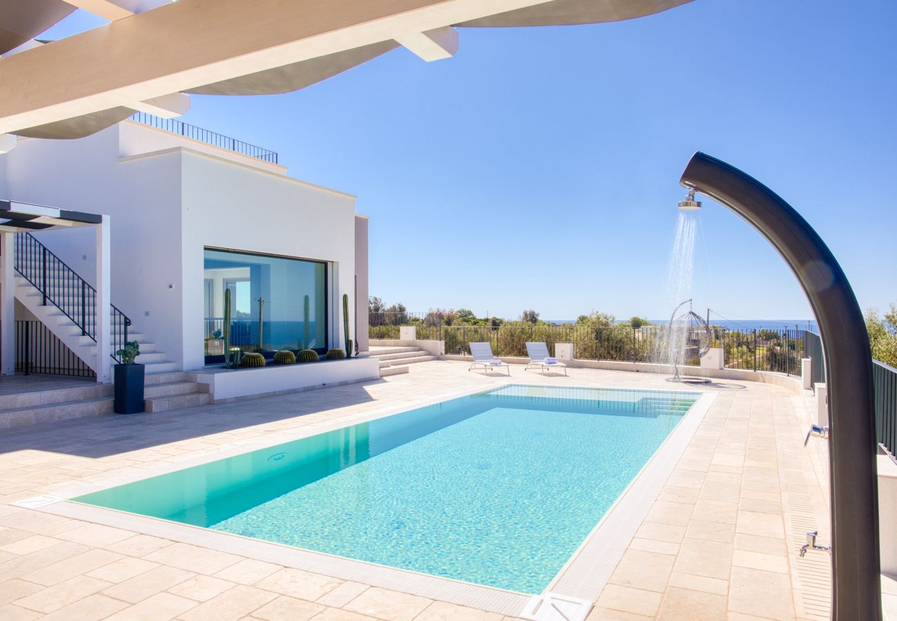 Villa a Leuca - Magnifica villa con piscina riscaldata, vista 270°