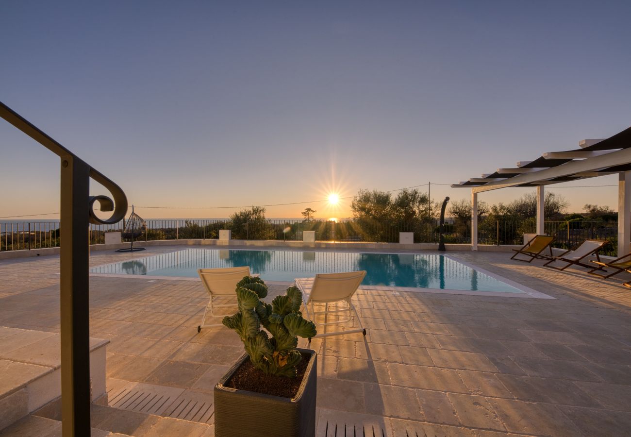 Villa a Leuca - Magnifica villa con piscina riscaldata, vista 270°