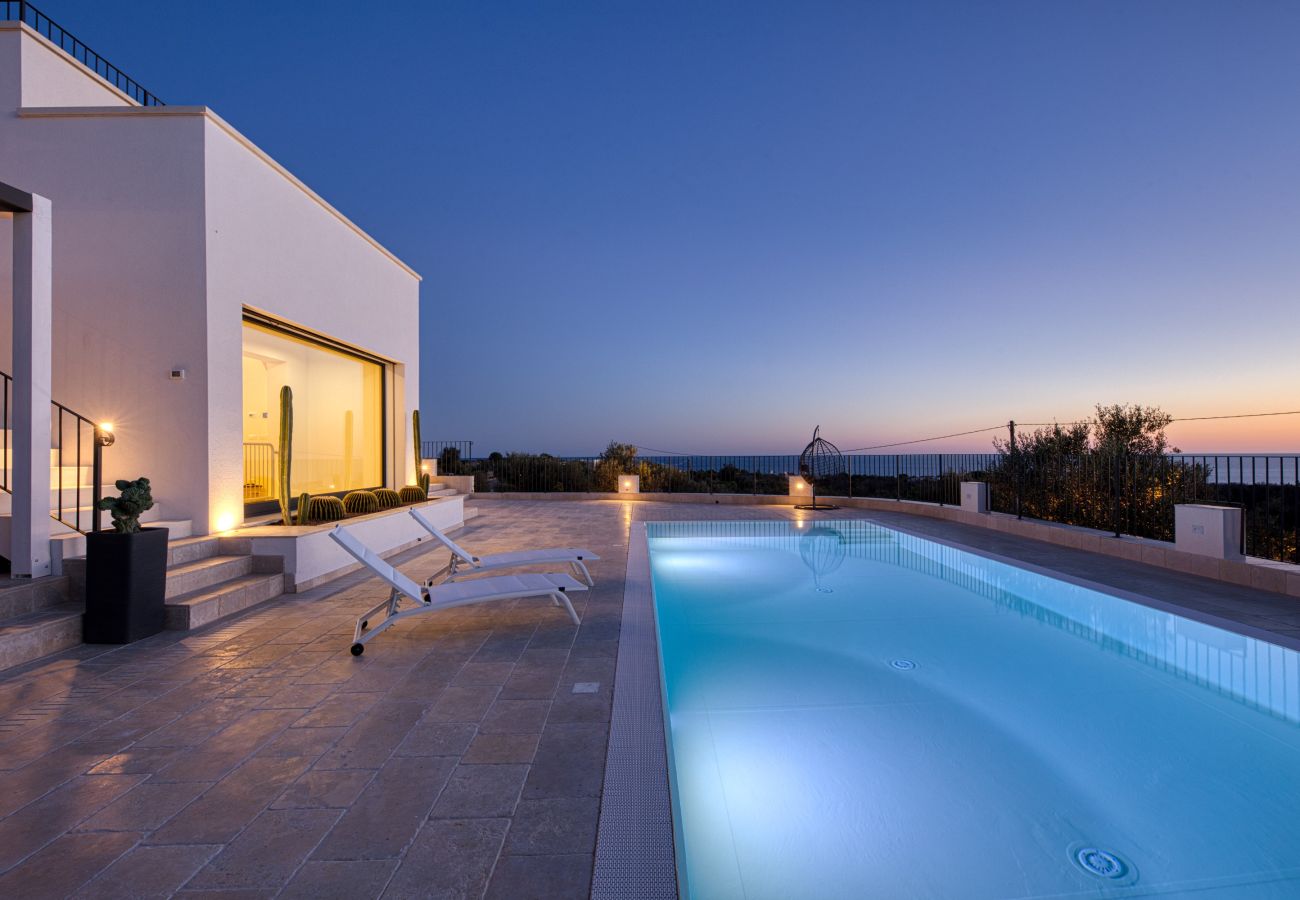 Villa a Leuca - Magnifica villa con piscina riscaldata, vista 270°