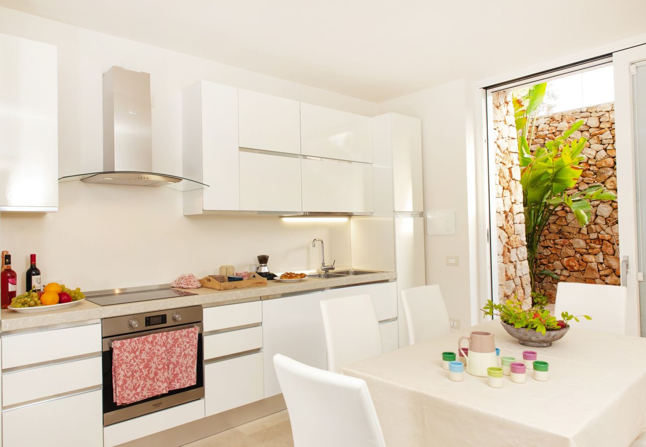 Villa a Leuca - Villa moderna: 2 piani con 2 piscine e vista mare