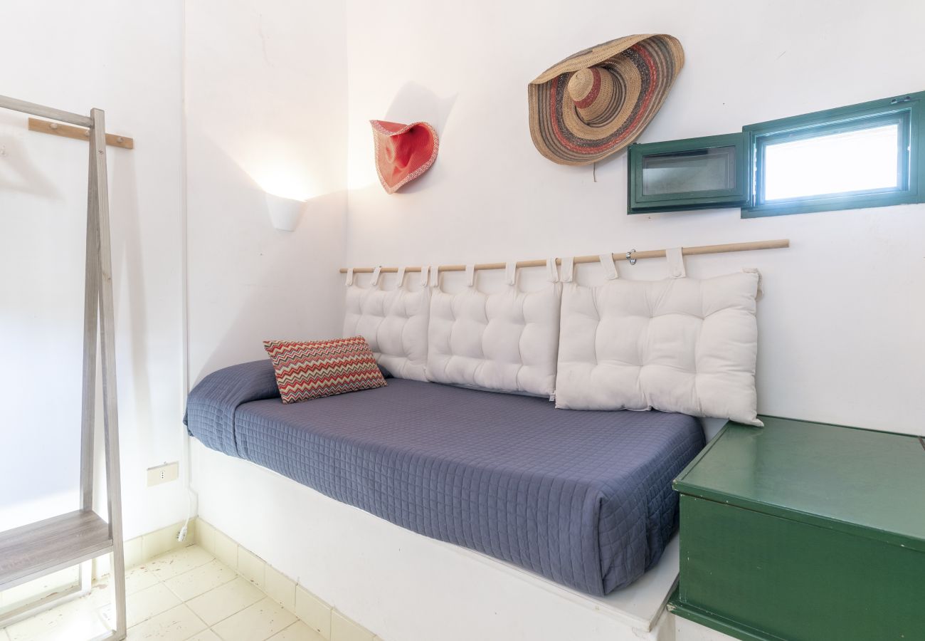 Trullo a Ostuni - Delizioso trullo bianco con piscina e giardino