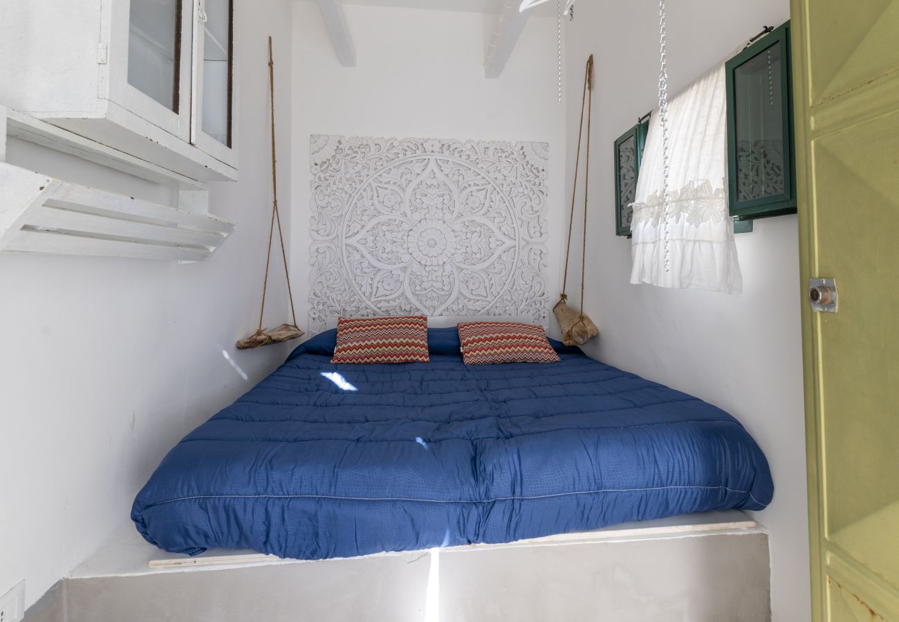 Trullo a Ostuni - Delizioso trullo bianco con piscina e giardino