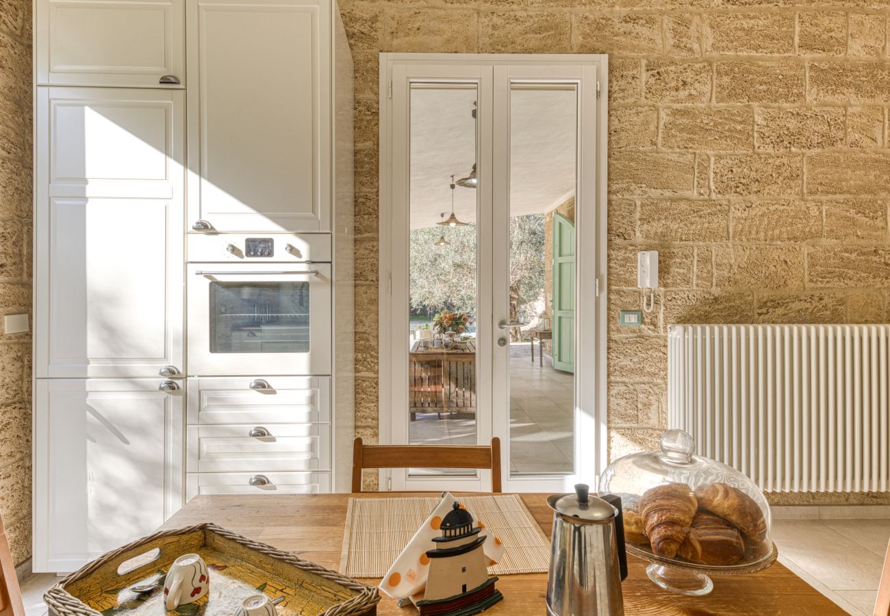 Villa a Castro - Fantastica villa con piscina e parco, 2km dal mare