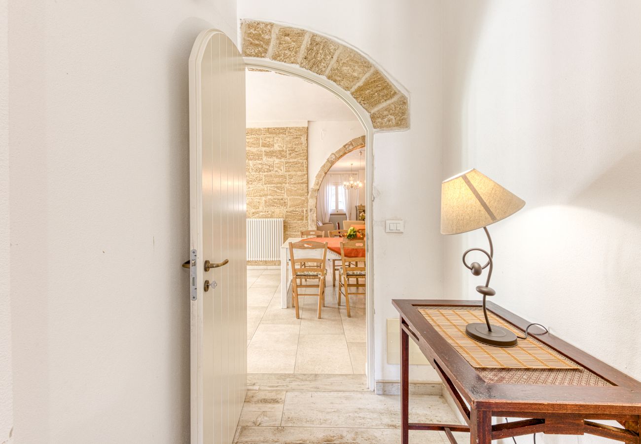 Villa a Castro - Fantastica villa con piscina e parco, 2km dal mare