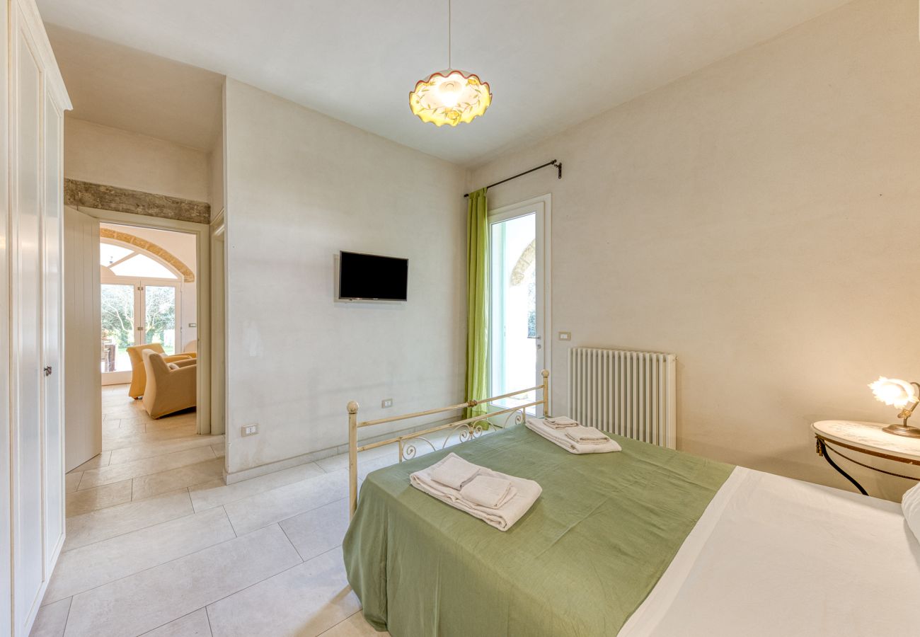 Villa a Castro - Fantastica villa con piscina e parco, 2km dal mare