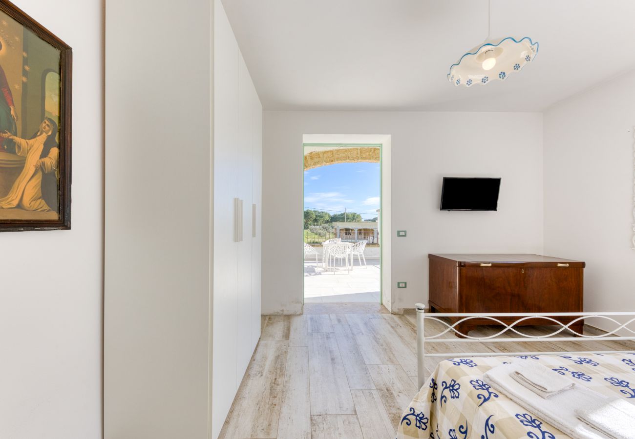 Villa a Castro - Fantastica villa con piscina e parco, 2km dal mare