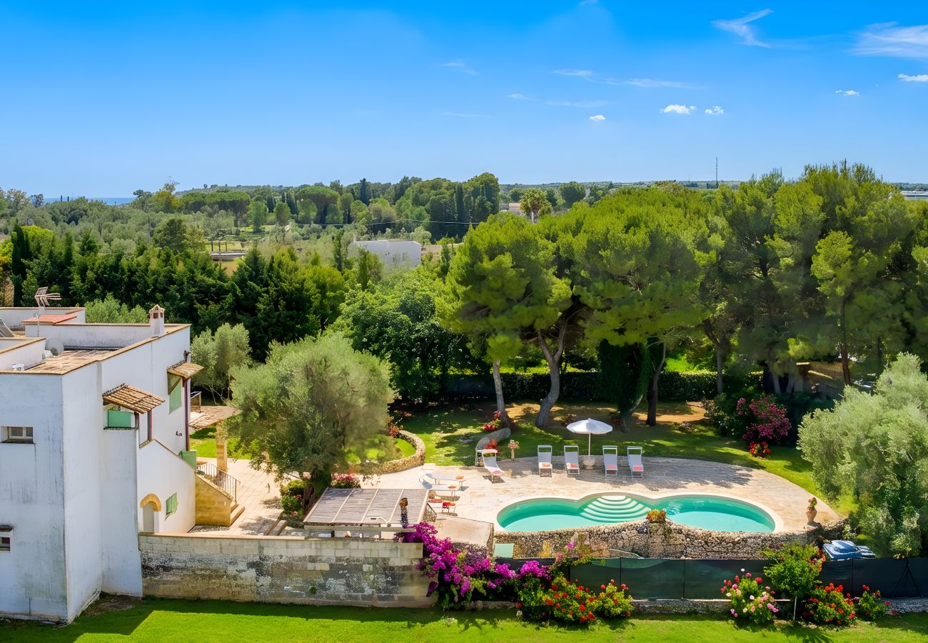 Villa a Castro - Fantastica villa con piscina e parco, 2km dal mare