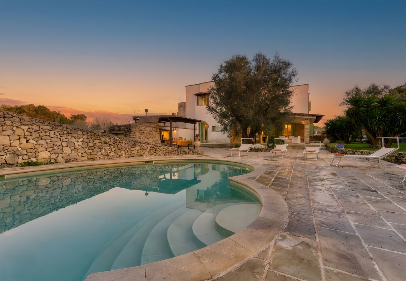 Villa a Castro - Fantastica villa con piscina e parco, 2km dal mare