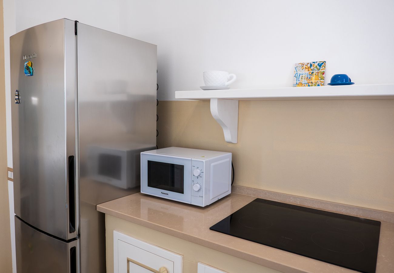 Villa a Torre Vado - Stupenda tenuta con 3 unità, piscina, vista mare