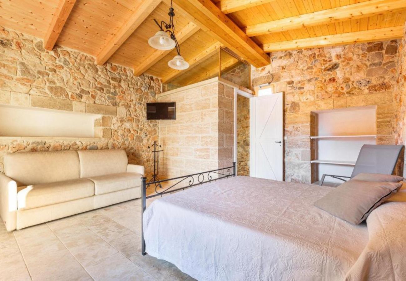 Villa a Torre Vado - Stupenda tenuta con 3 unità, piscina, vista mare