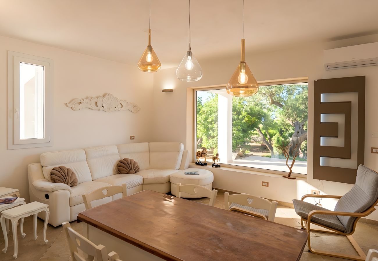 Villa a Torre Vado - Stupenda tenuta con 3 unità, piscina, vista mare