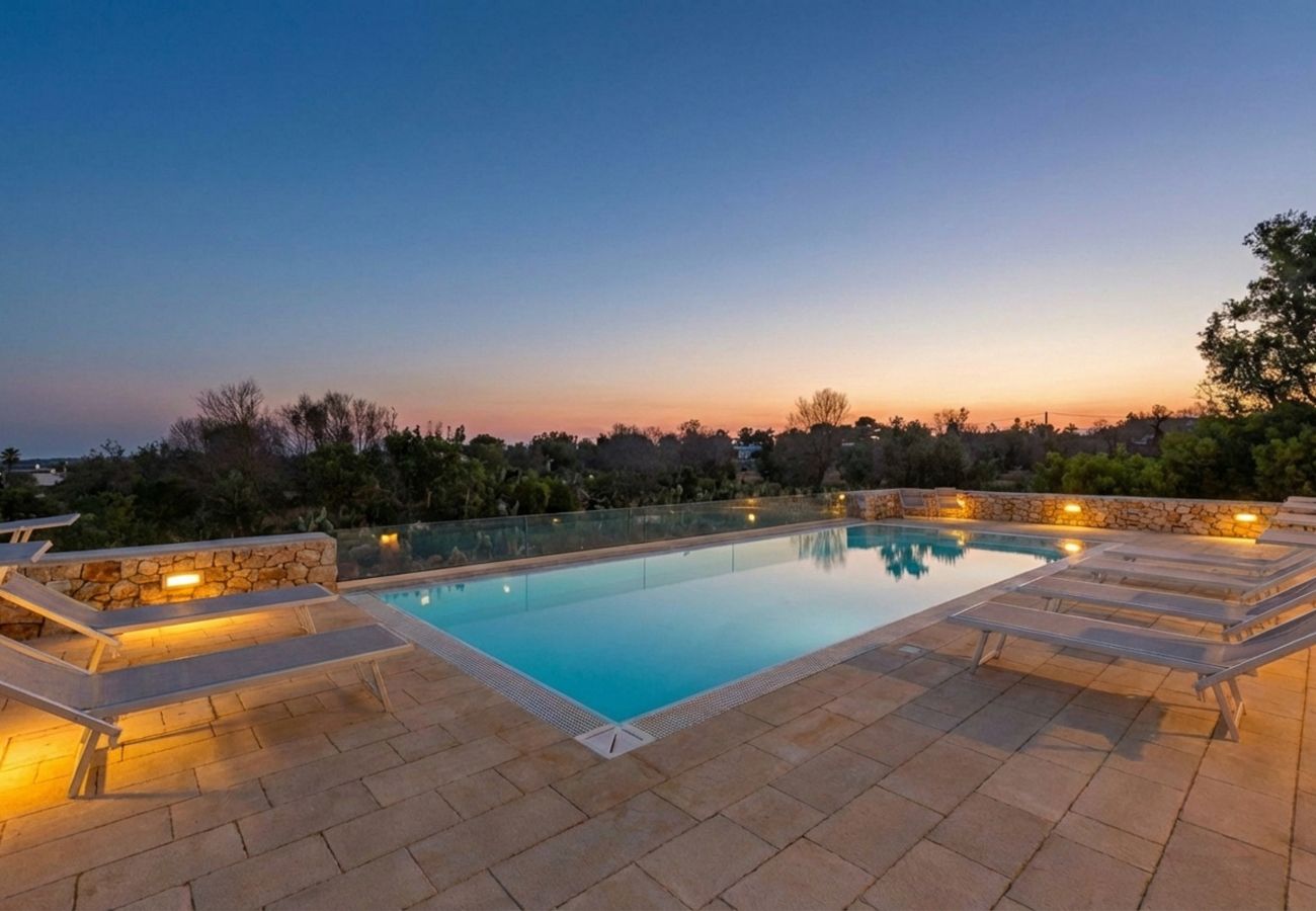 Villa a Torre Vado - Stupenda tenuta con 3 unità, piscina, vista mare